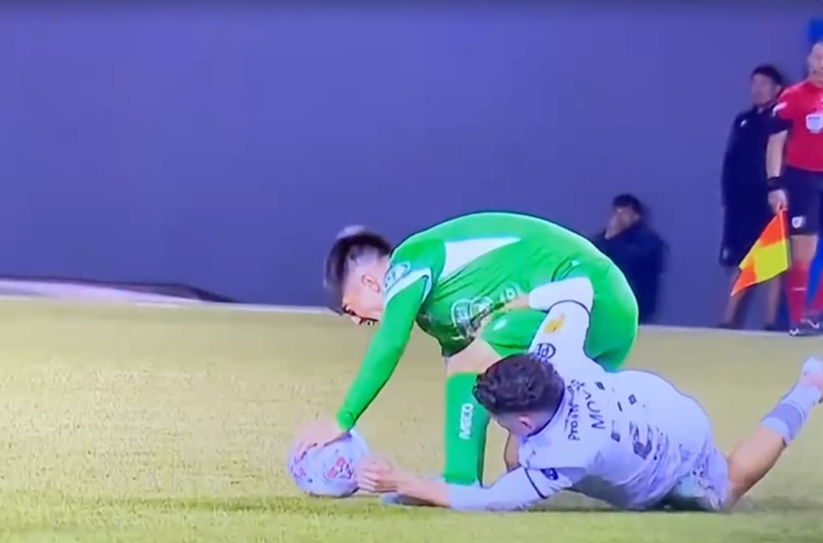 VIDEO | Jugador de Audax Italiano sufrió grave lesión y tuvo que salir en ambulancia en La Florida