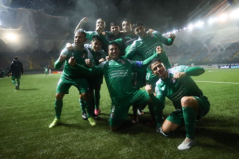 Los Tanos son líderes del Campeonato Nacional /Photosport