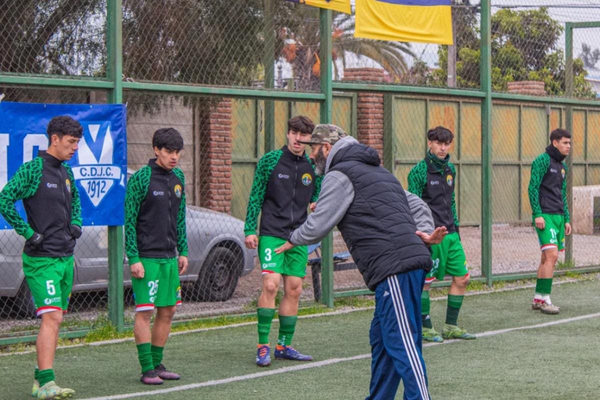 Nelson Cossio dejó de ser el entrenador del cuadro de Tercera División B. Foto: Audax Italiano de Paipote