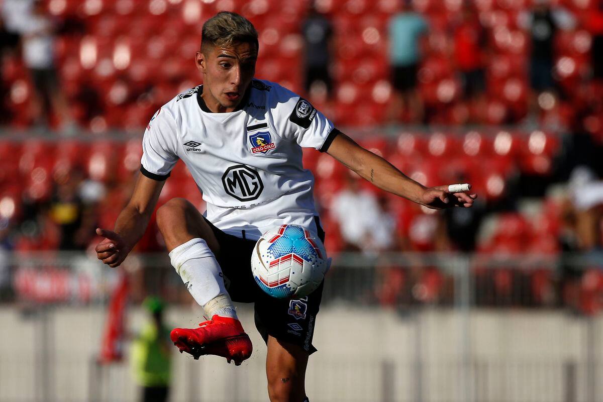Futbol, Audax Italiano vs Colo Colo.
Tercera fecha, campeonato Nacional 2020.
El jugador de Colo Colo Branco Provoste controla el balon durante el partido de primera division contra Audax Italiano disputado en el estadio Nacional de Santiago, Chile.
09/02/2020
Andres Pina/Photosport
Football, Audax Italiano vs Colo Colo.
Third date, National Championship 2020.
Colo Colo's player Branco Provoste controls the ball during the first division match against Audax Italiano held at the National stadium in Santiago, Chile.
09/02/2020
Andres Pina/Photosport