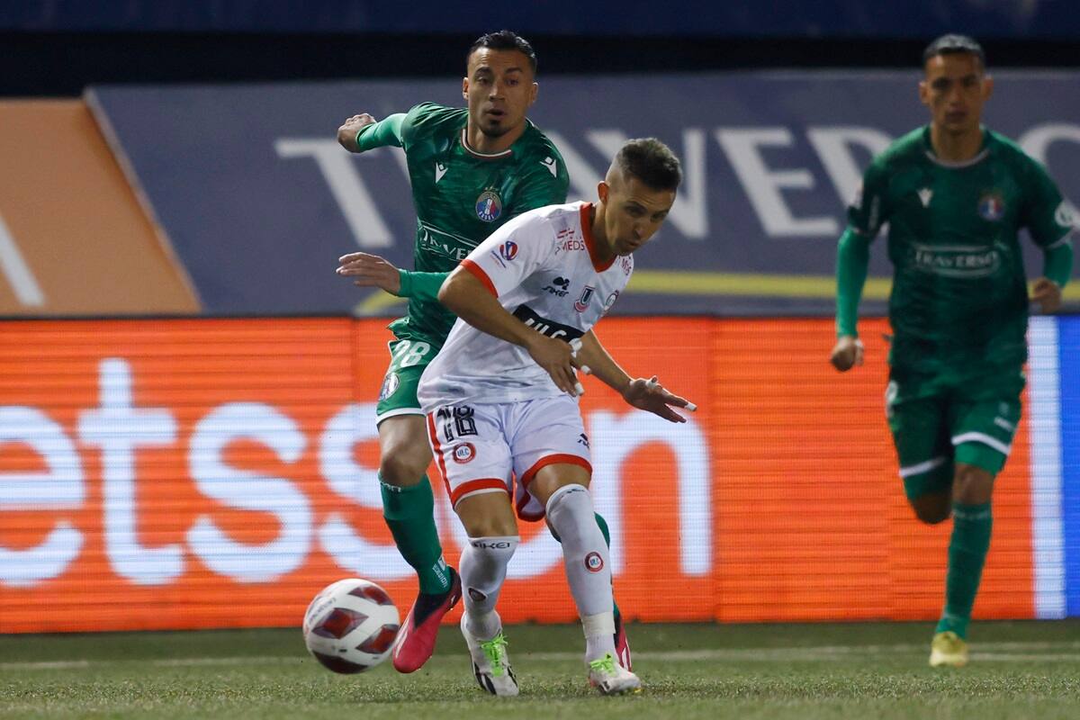 Roberto Cereceda enfrentando a Diego Buonanotte