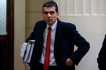 Ex fiscal Gajardo por carabinero infiltrado: "Es intolerable que procedan a incitar actos de violencia"