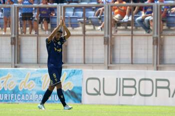 Jugó en U. de Chile y ahora tuvo un renacer futbolístico: Augusto Barrios y el liderato en Primera B