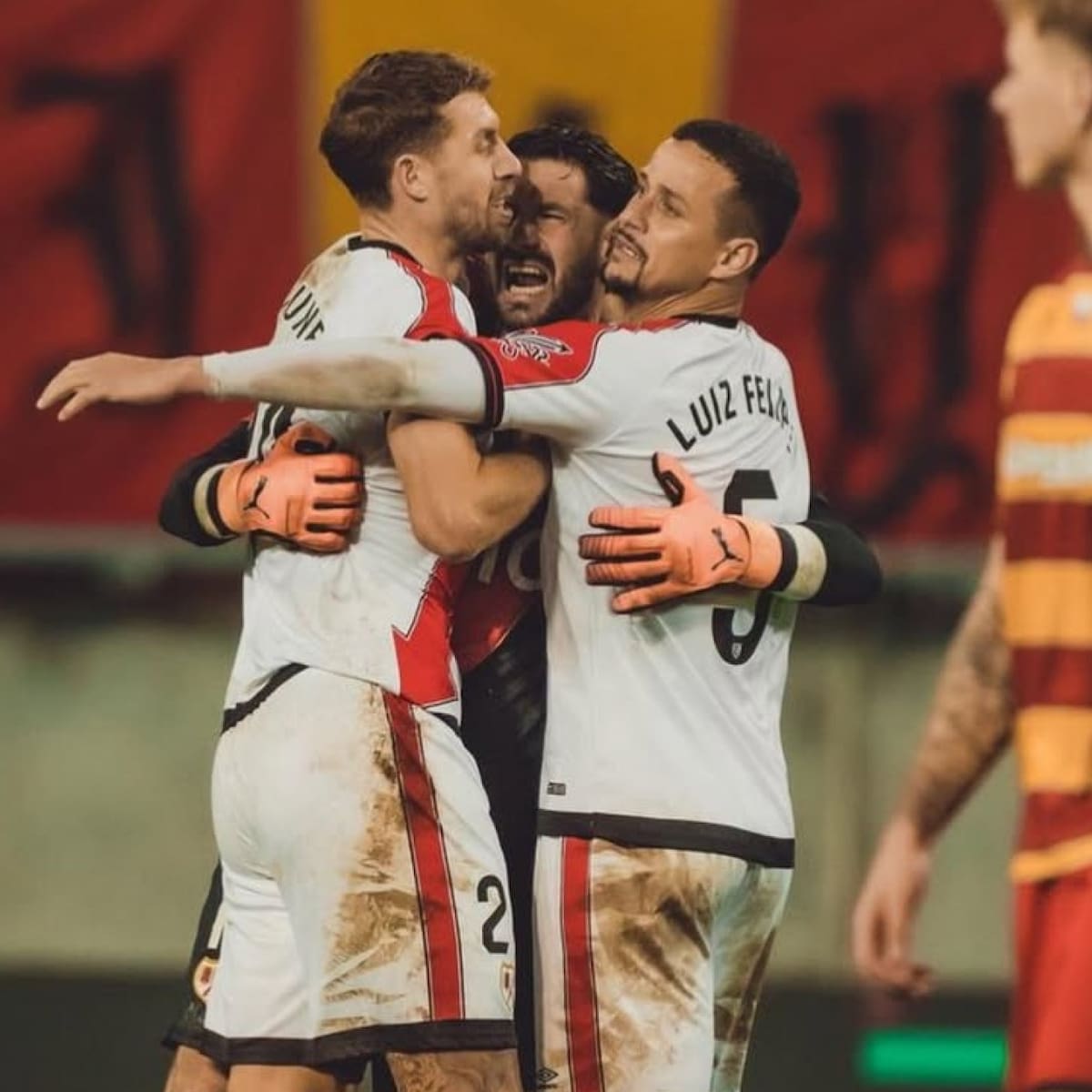 VIDEO | Casi manda a Colo-Colo a la “B” y ahora hace historia: metió a su equipo a su primera final europea