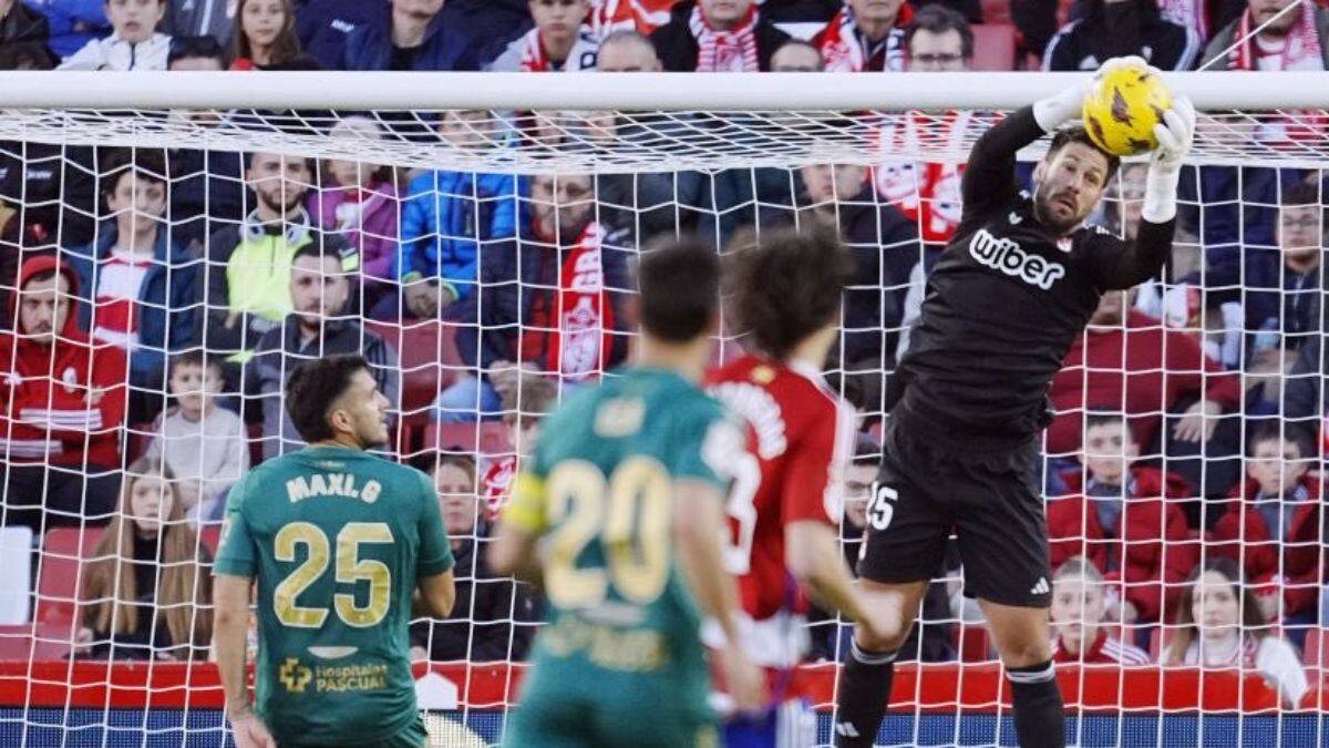VIDEO | Entregó el arco en cero: fenomenal estreno de ex Unión La Calera y O’Higgins en la Liga Española