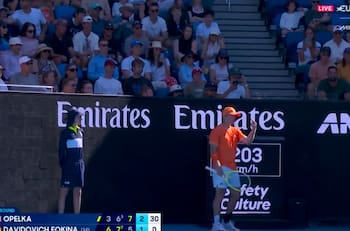 VIDEO | Alta tensión en el Australian Open: Davidovich Fokina vive un día de furia pero vence a Opelka