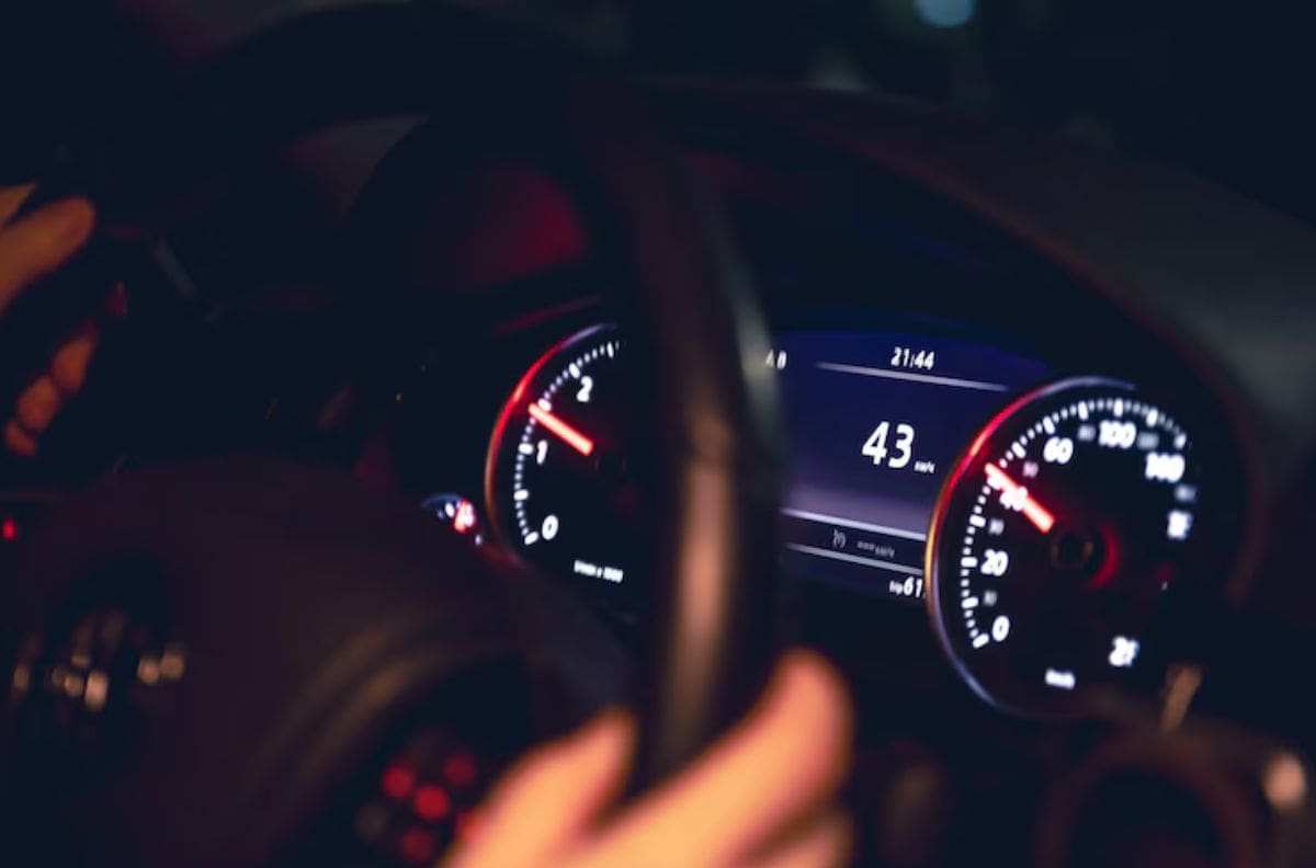 Check Engine: ¿Qué indica esta luz amarilla en el tablero de tu auto?