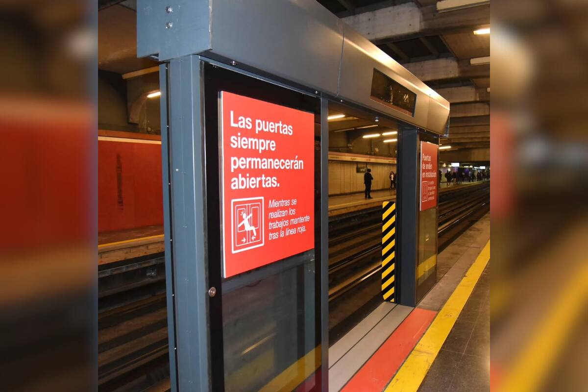 En las próximas semanas, se concretará la instalación de los demás paneles en el primer andén, antes de retomar los trabajos en San Pablo. Créditos: Metro de Santiago.