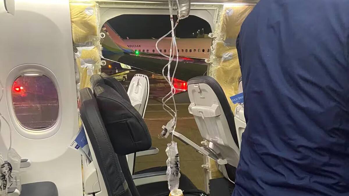 VIDEO | Avión Boeing 737-9 perdió una ventana en pleno vuelo