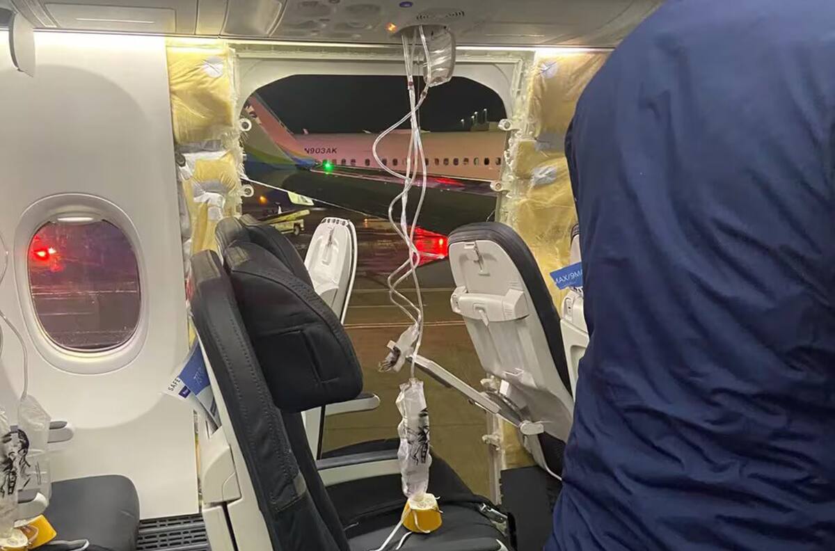 VIDEO | Avión Boeing 737-9 perdió una ventana en pleno vuelo