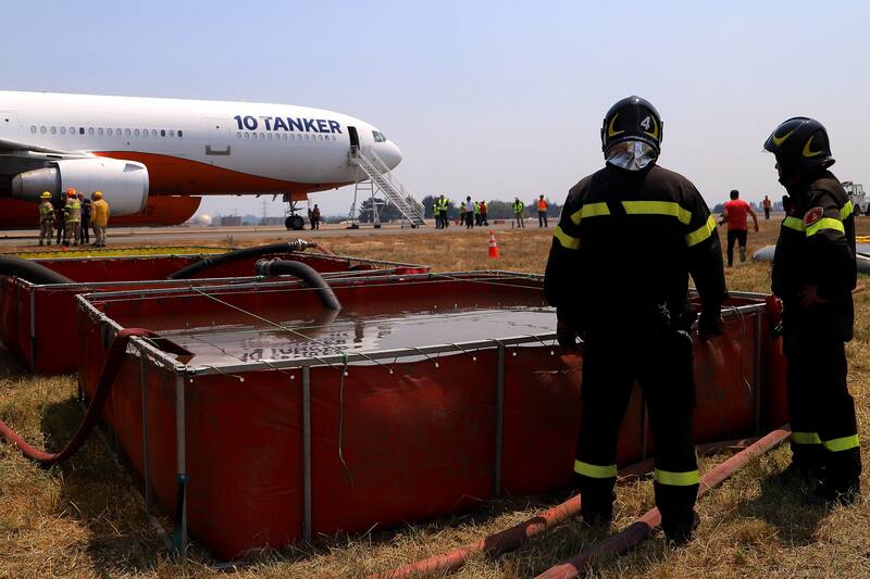 La aeronave se encuentra en la zona centro sur y está destinada para controlar los incendios forestales.