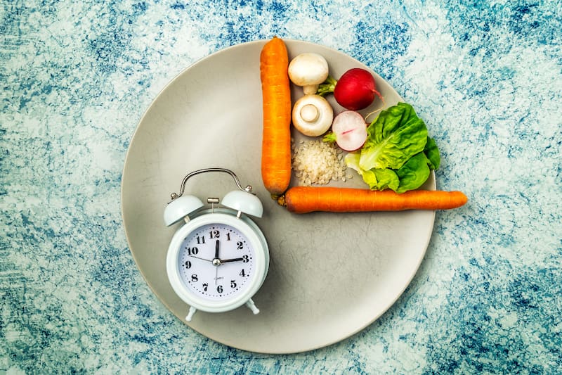 Además de limitar los tiempos, es crucial tener una buena alimentación.
