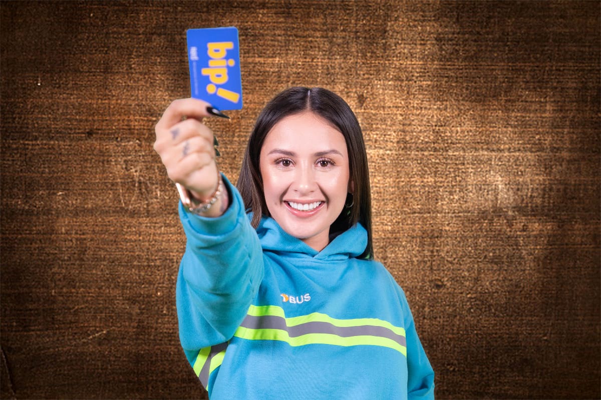 La Tía de la Micro sufrió el robo de su celular.