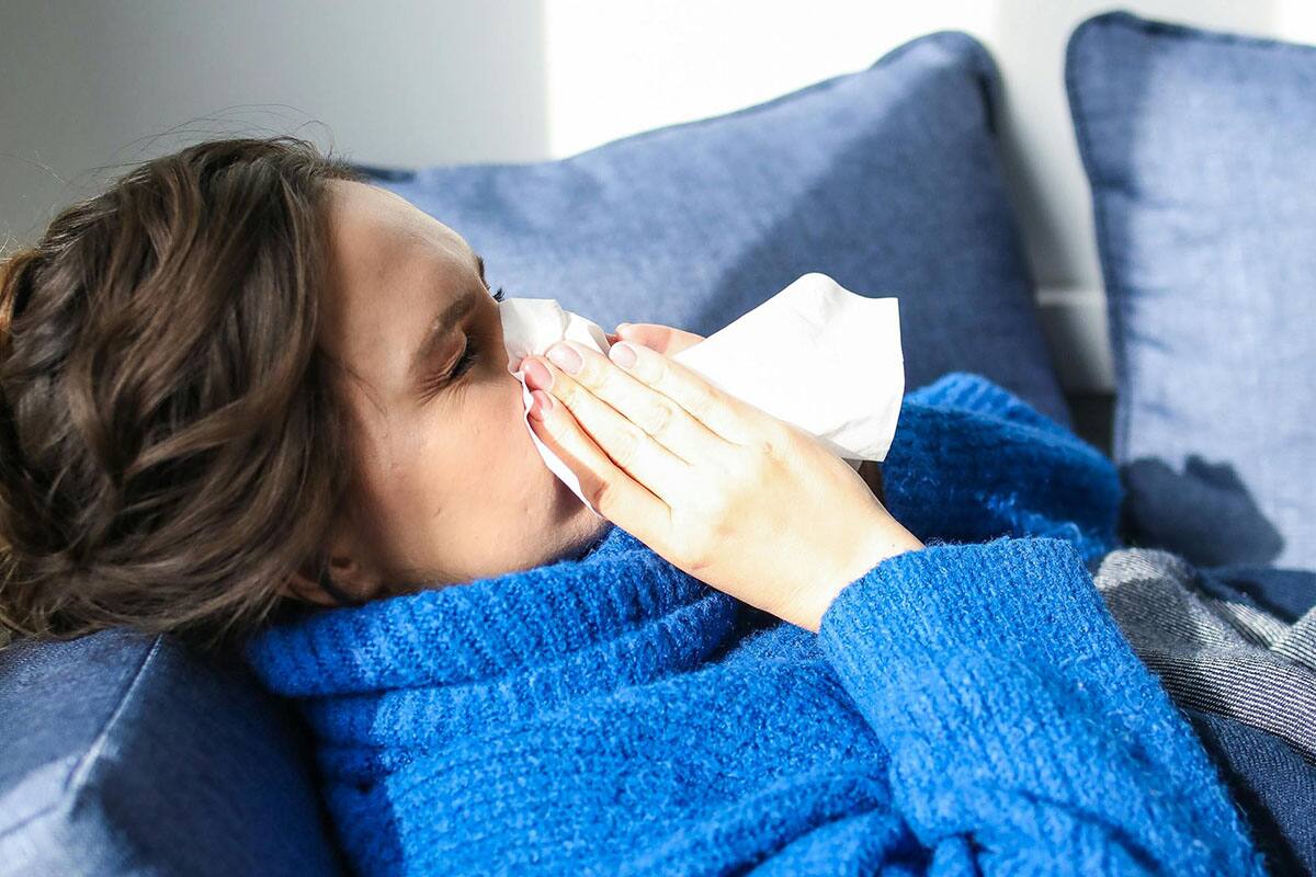 Fiebre alta es uno de los síntomas. Conoce el resto a continuación. Créditos: Pexels.