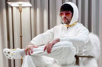 Las Crocs de Bad Bunny se agotaron en menos de media hora