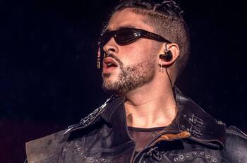 La cifra te dejará con la boca abierta: el increíble patrimonio que Bad Bunny ha ganado gracias a su música