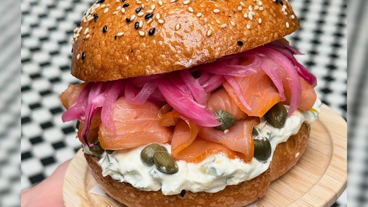 En este restaurante de Santiago puedes comer bagels como si estuvieras en Nueva York
