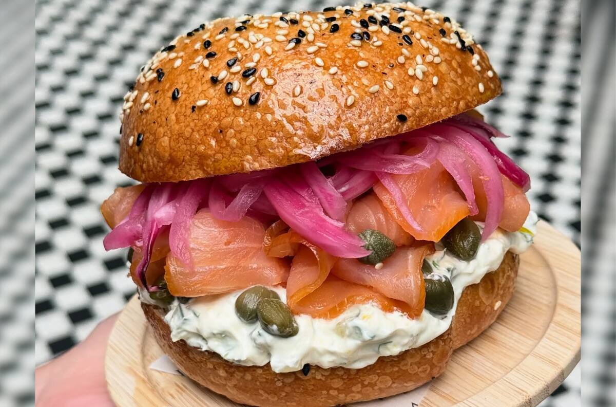 En este restaurante de Santiago puedes comer bagels como si estuvieras en Nueva York