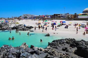 ¿Planeando tus vacaciones?: Entérate cuánto cuesta viajar a Bahía Inglesa durante este verano