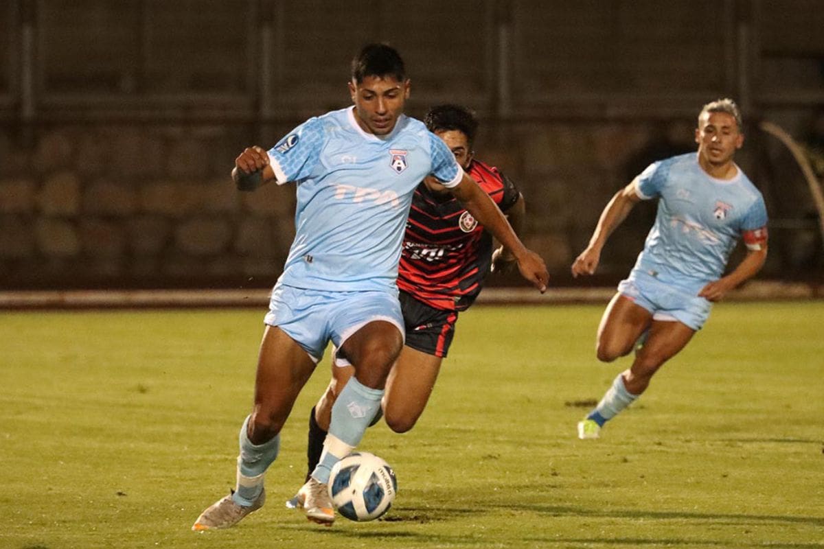 El delantero Bairon Monroy de San Marcos de Arica interesa en Calama.