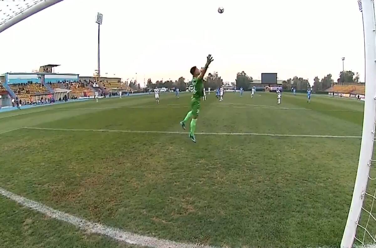 Llegó de sorpresa a San Marcos de Arica y ahora hizo uno de los golazos del año en la Primera B