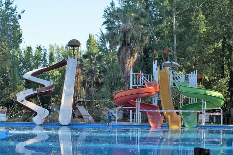 Es ideal para ir con grandes y chicos a disfrutar de las agradables temperaturas del verano 2026.
Créditos: Google Maps.