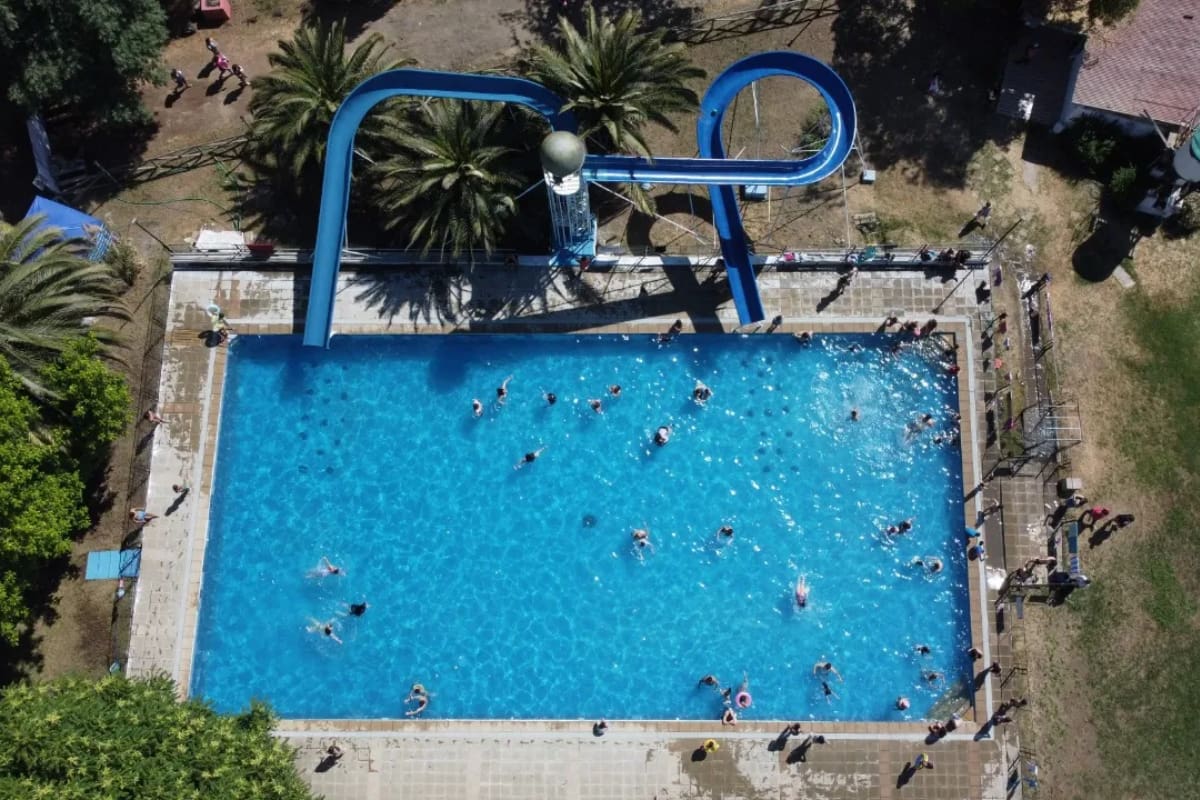 El recinto ofrece una escapada perfecta del calor en la sexta región. Créditos: Google Maps.