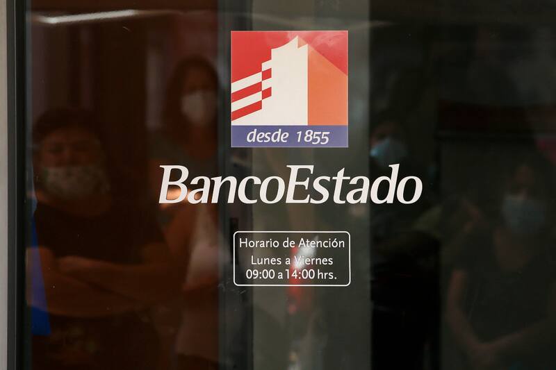 Tras concluir una negociación colectiva, Banco Estado deberá pagar $6 millones a cada uno de sus trabajadores.
