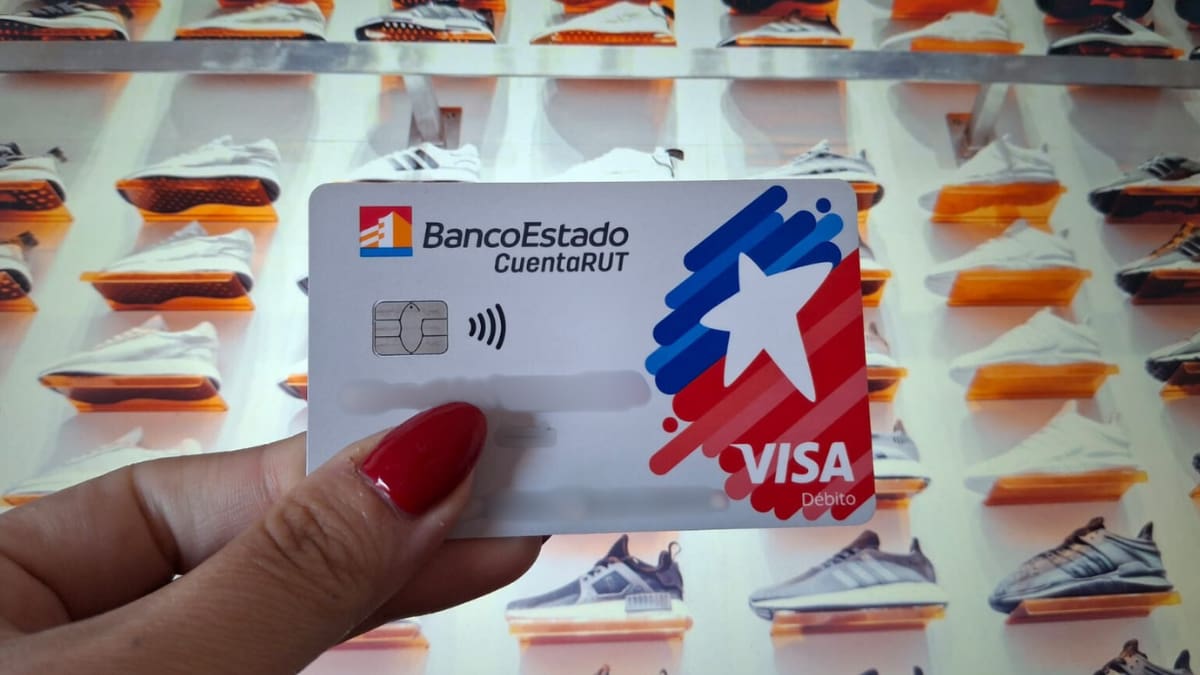 Vuelta a clases 2025: Banco Estado entrega $5.000 de descuento en calzado de esta reconocida tienda