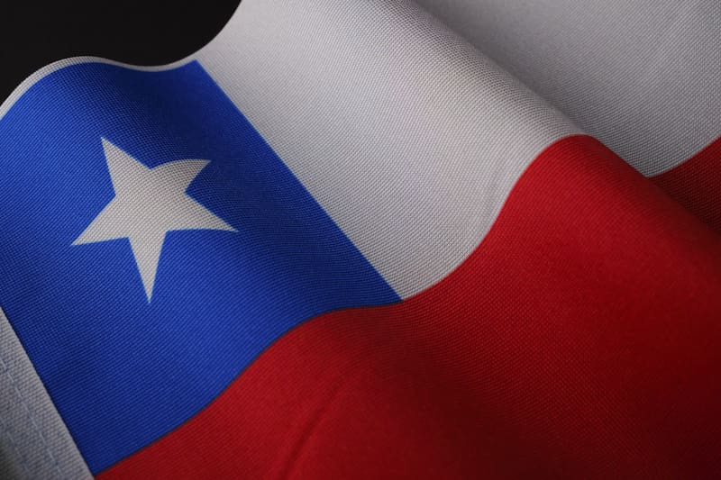 El Himno Nacional de Chile está en la lista.