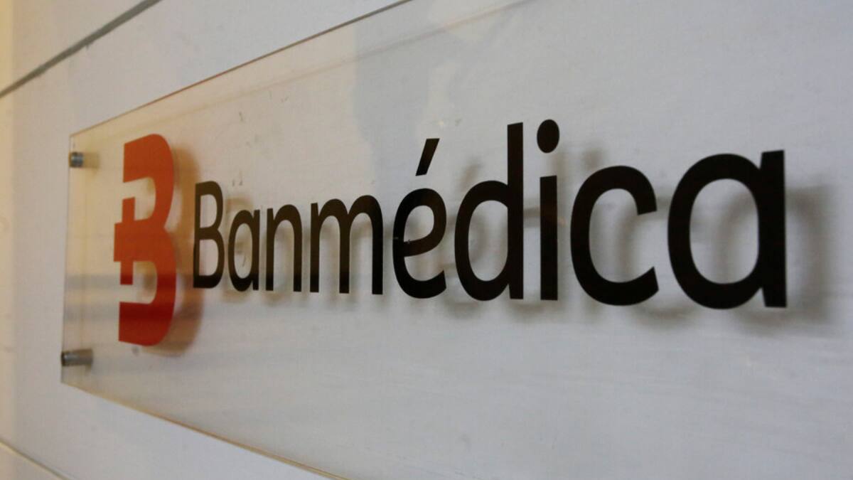 Banmédica alista su salida de Chile: empresa dueña recibió millonarias ofertas