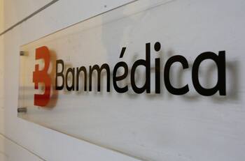 Banmédica alista su salida de Chile: empresa dueña recibió millonarias ofertas