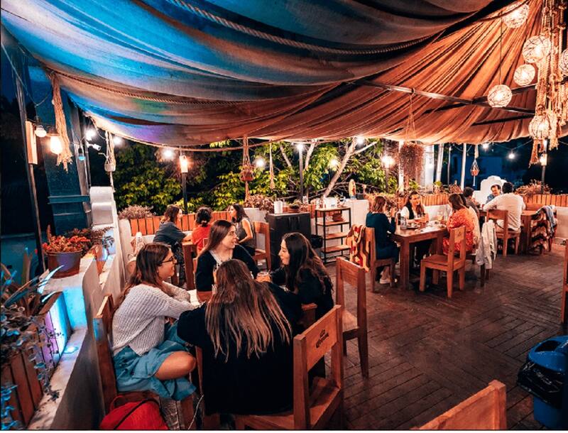 Esta cadena de bares tendrá este San Valentín promociones especiales para los enamorados. Créditos: Bar La Virgen.