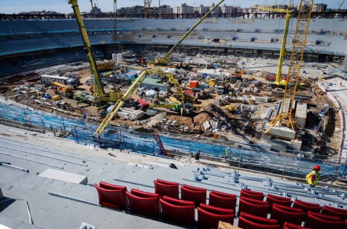 VIDEO | Se agarraron a palos: obreros de la remodelación del Camp Nou protagonizan batalla campal