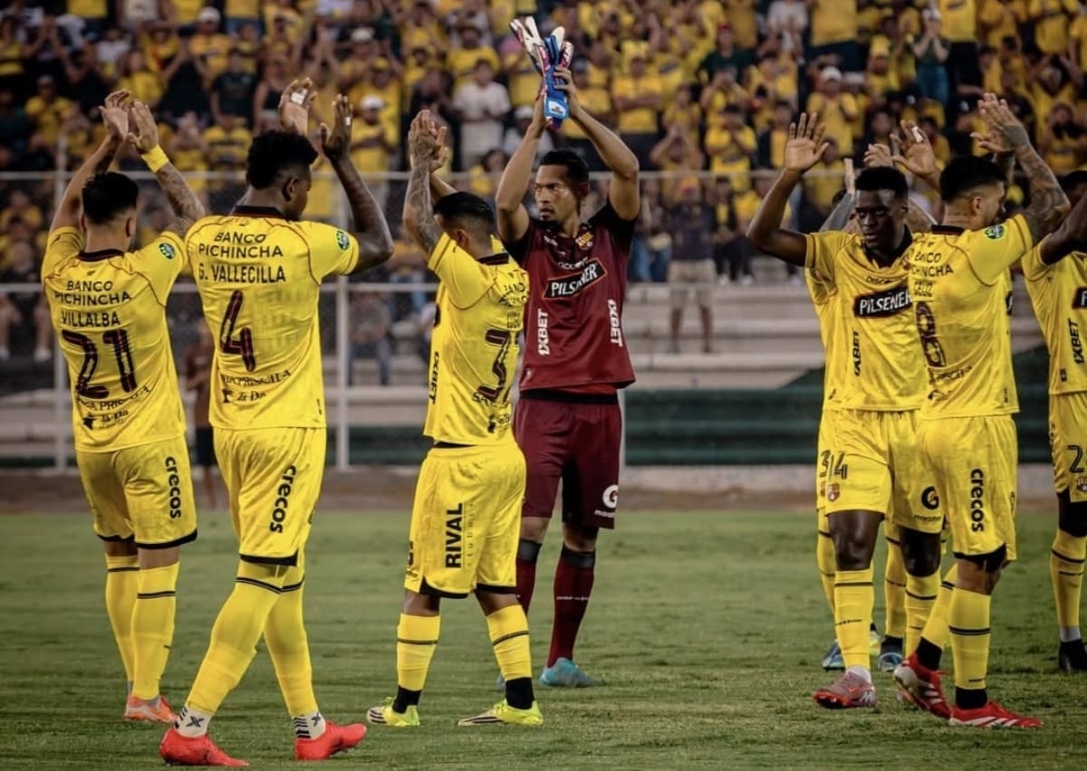 El Ídolo recibe a la UC en el Monumental. Foto: @BarcelonaSC en Instagram.