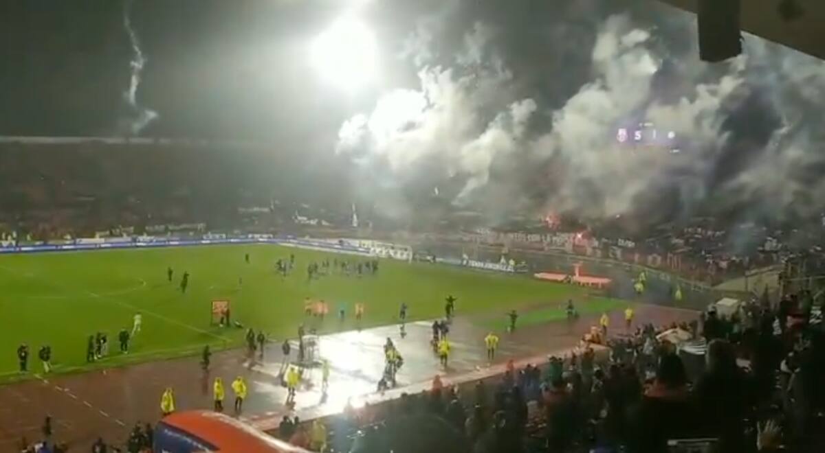 Lanzó fuegos artificiales en partido ante Huachipato.