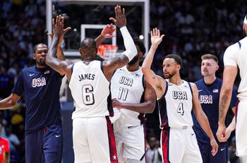 VIDEO | Por la historia en París 2024: El Dream Team de Estados Unidos desata la locura en Francia