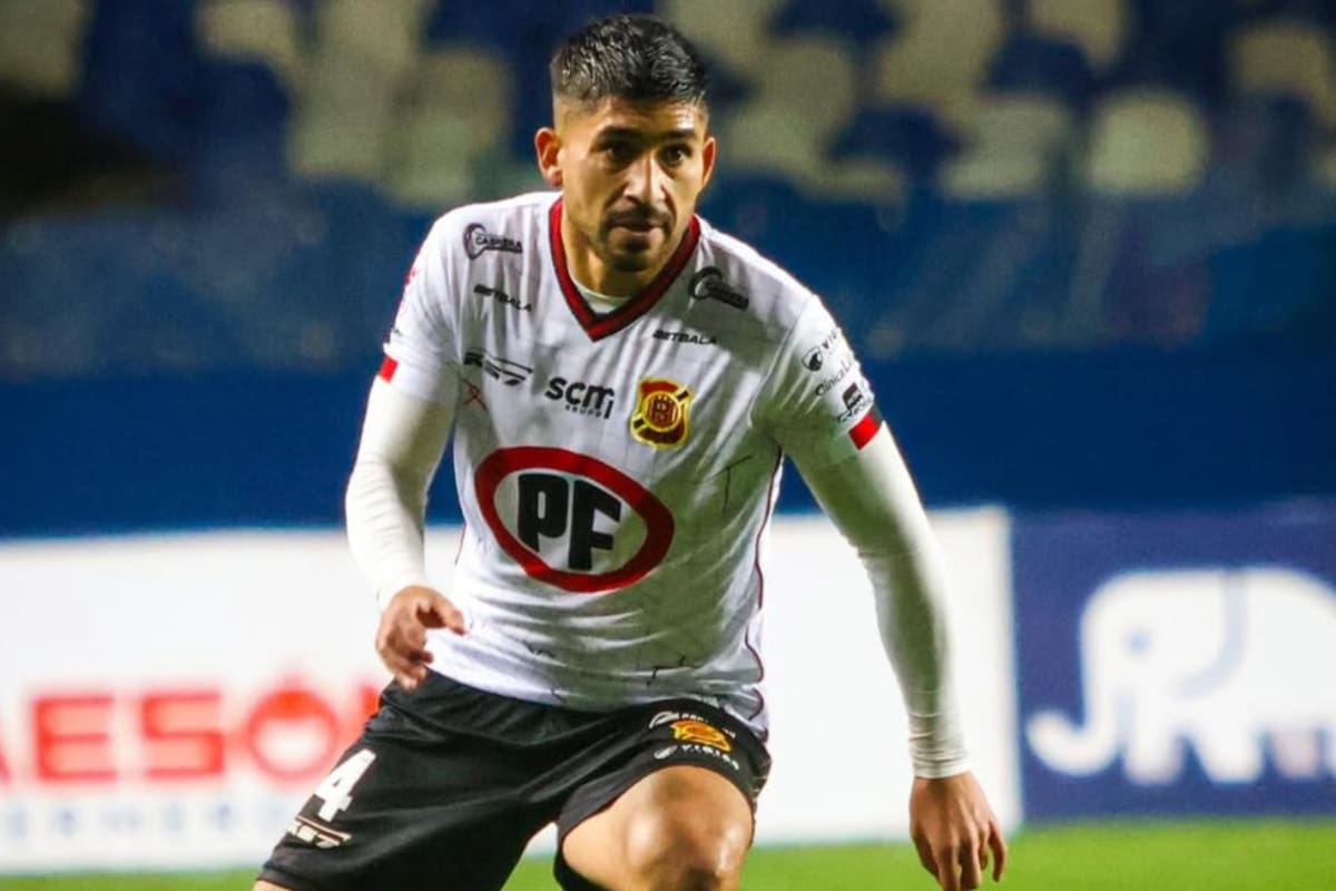 El defensor está a un paso de regresar a Cobreloa. Foto: Agencia Aton.