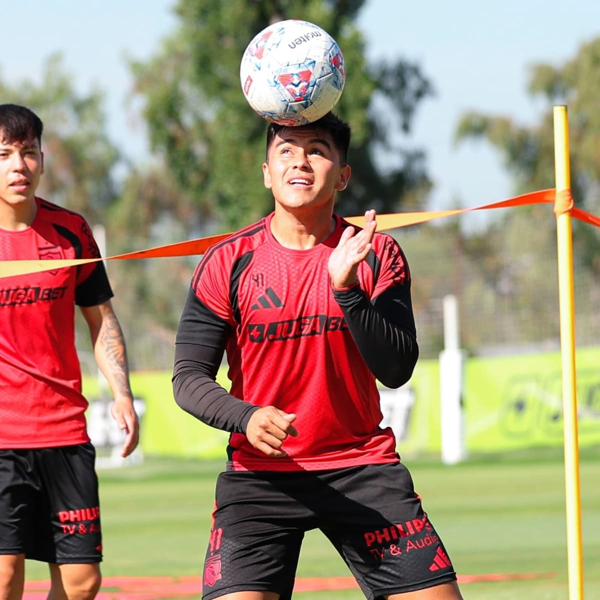 Atraviesa un calvario: no fue considerado por Fernando Ortiz en Colo-Colo y ahora no encuentra club