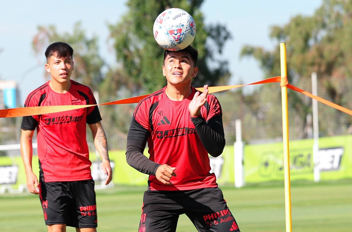 Atraviesa un calvario: no fue considerado por Fernando Ortiz en Colo-Colo y ahora no encuentra club