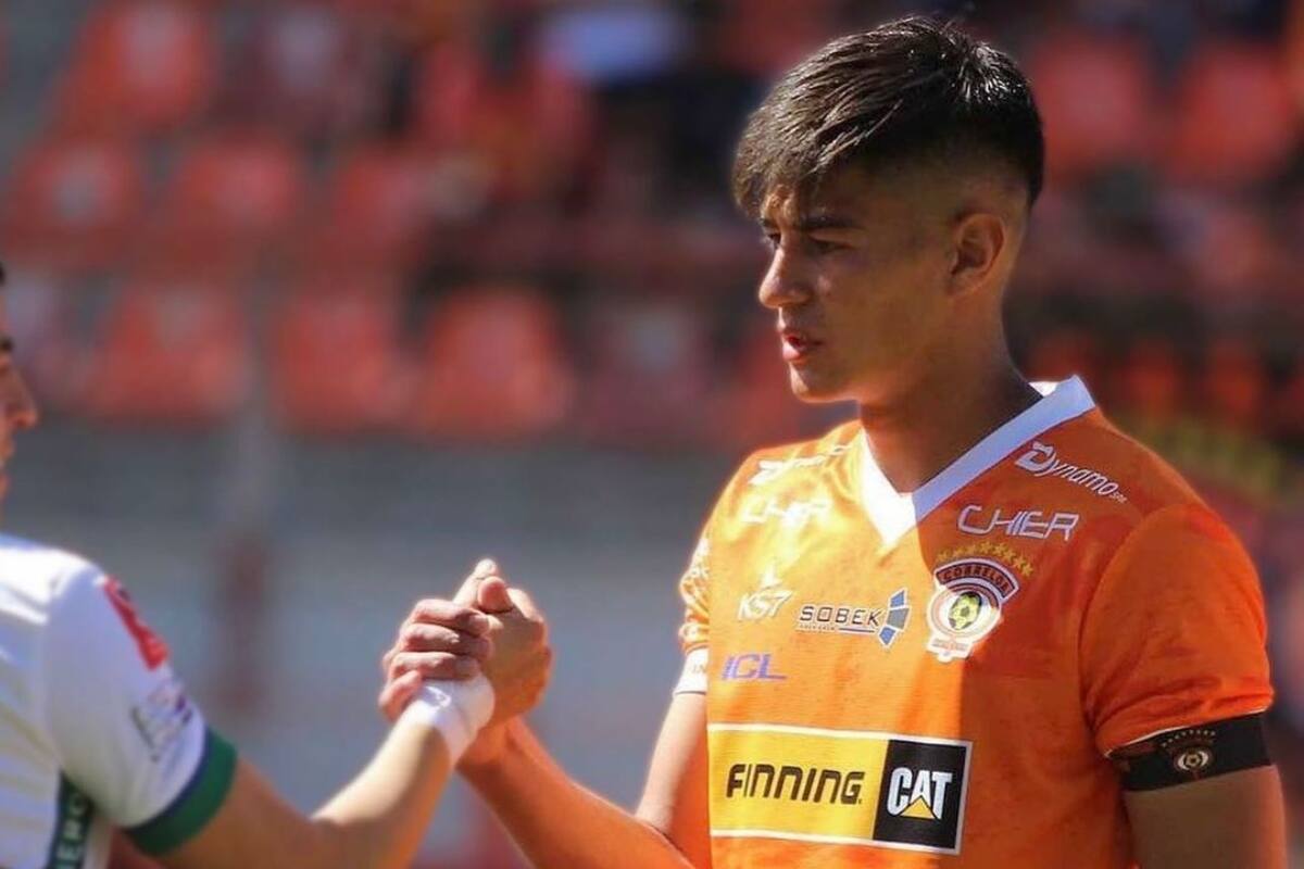 es titular en Cobreloa.