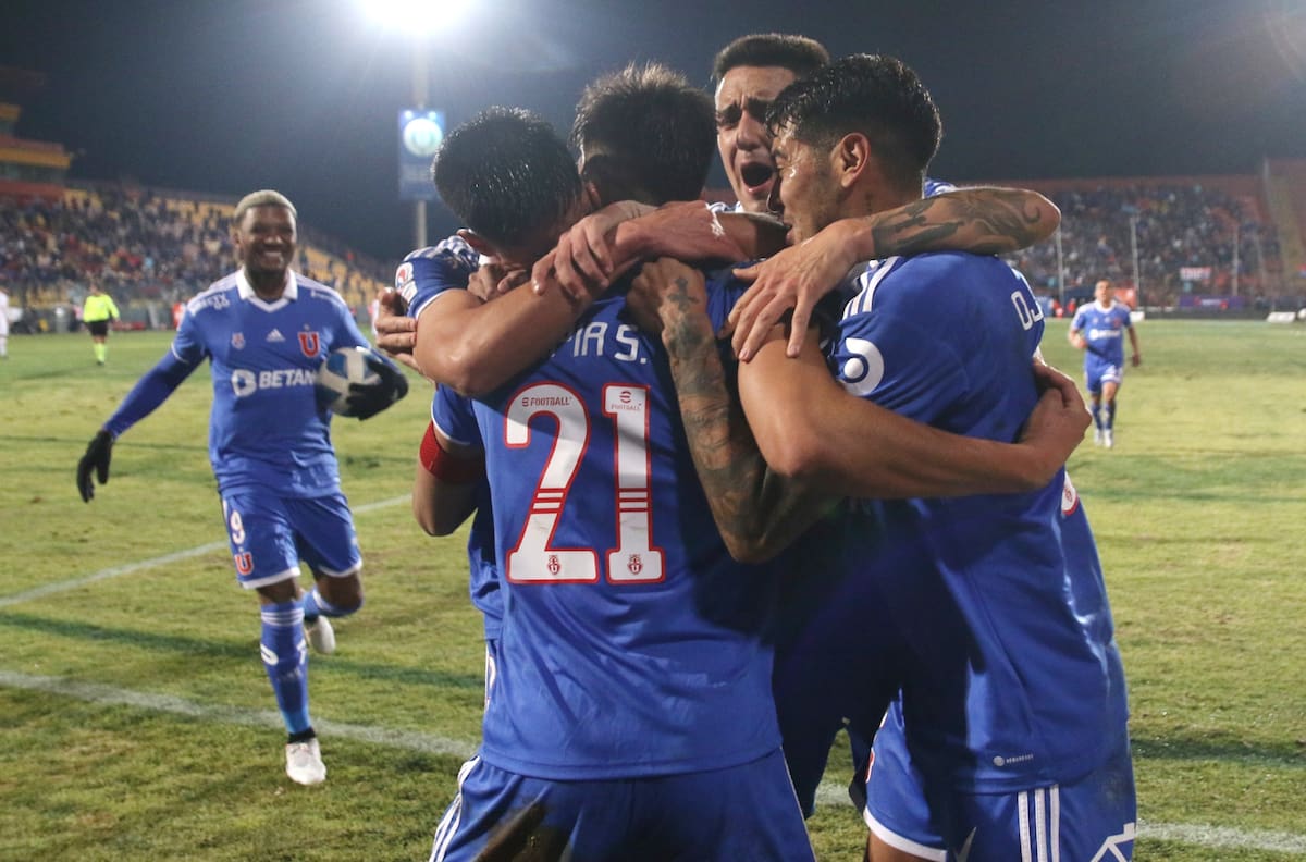 Uno fue capitán de la U: club de Primera B se sigue armando y presenta dos nuevos fichajes