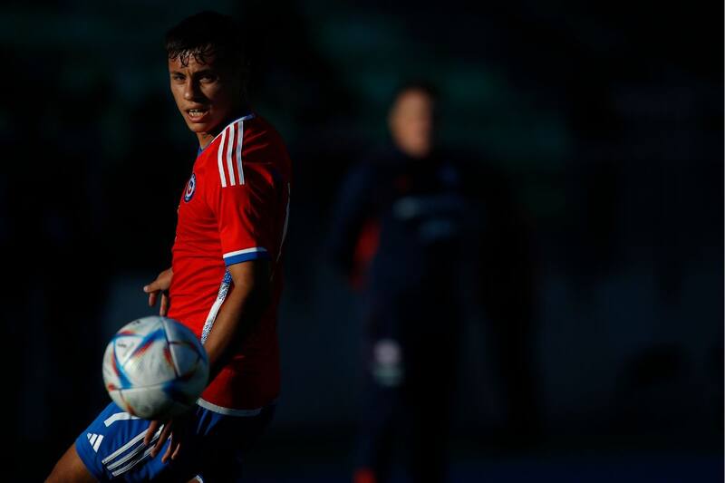 Bastián Yáñez, con la camiseta de la Selección Chilena. Foto: Agencia Aton.