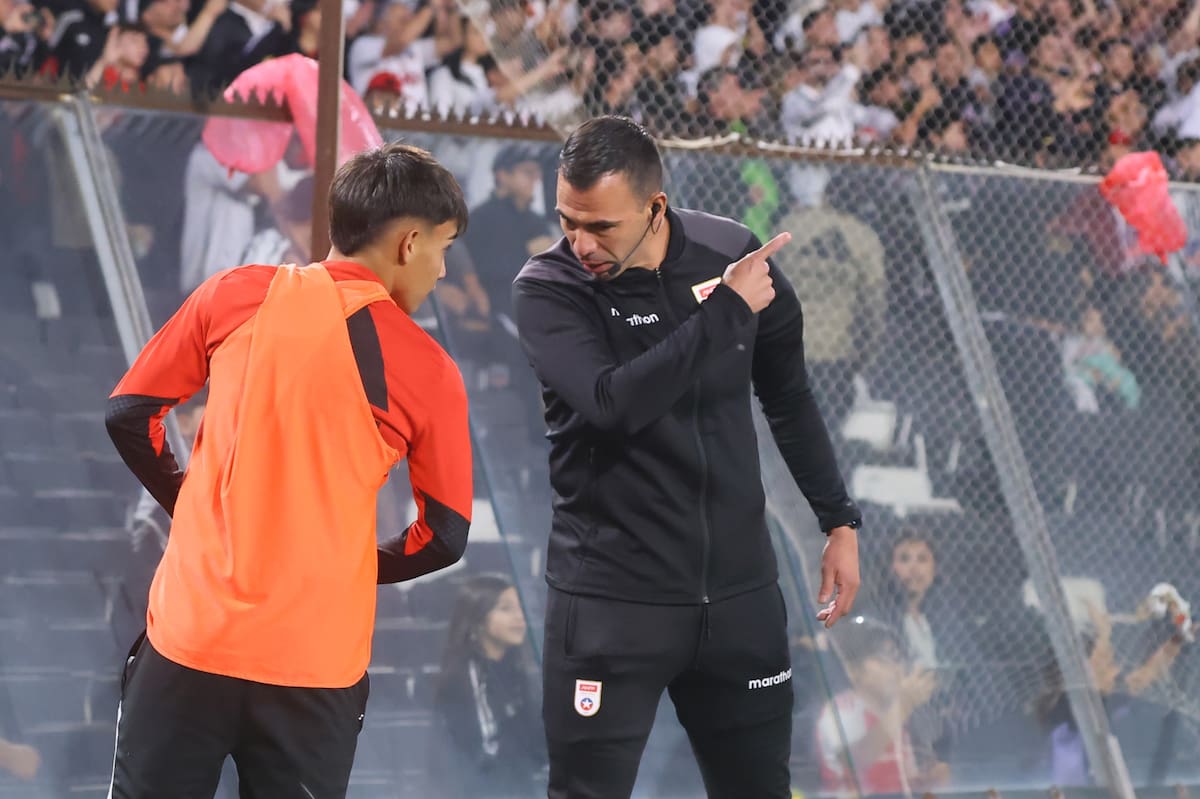 El cuerpo arbitral lo expulsó tras celebrar con su padre en el Monumental