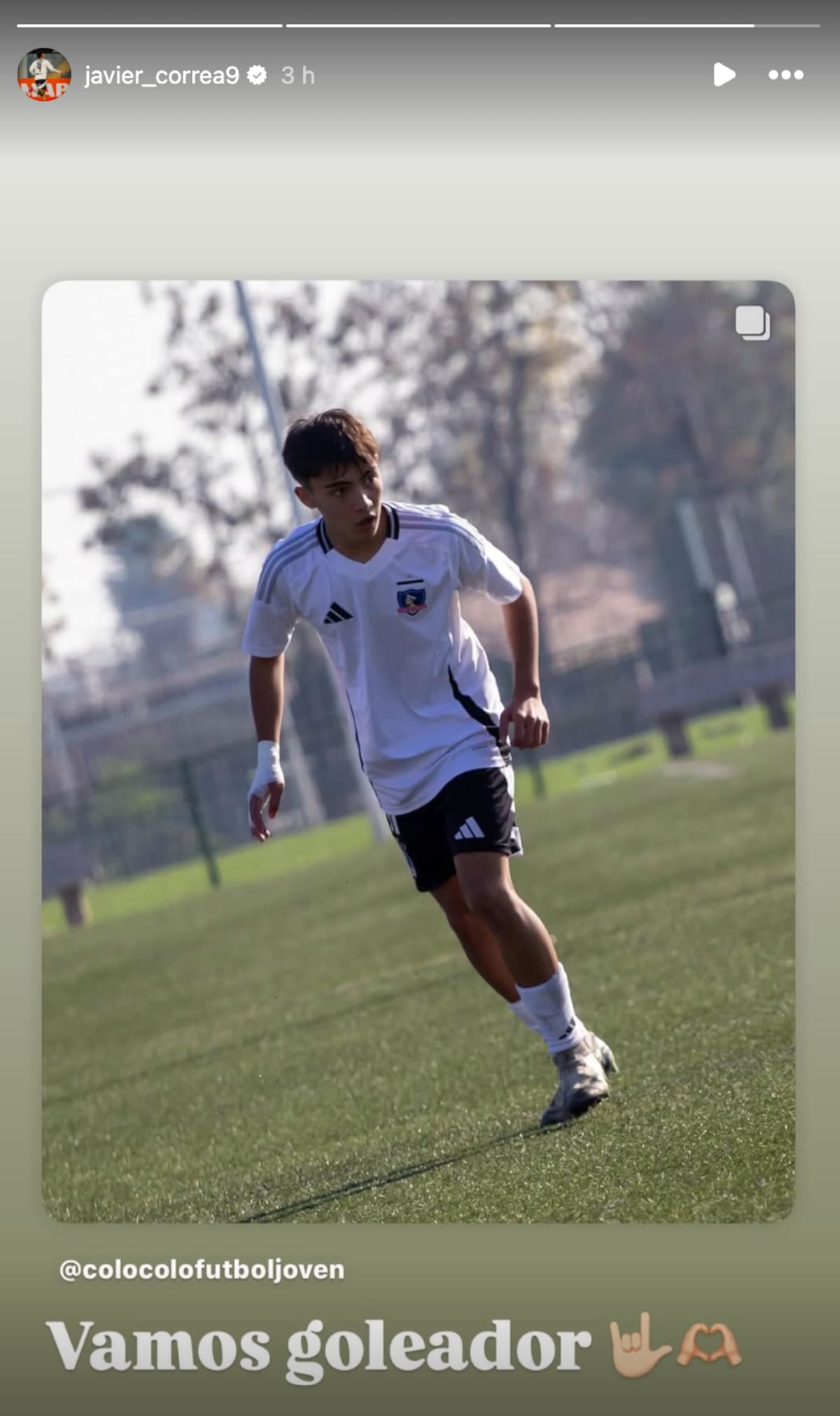 Su padre Javier lo felicita en Instagram.