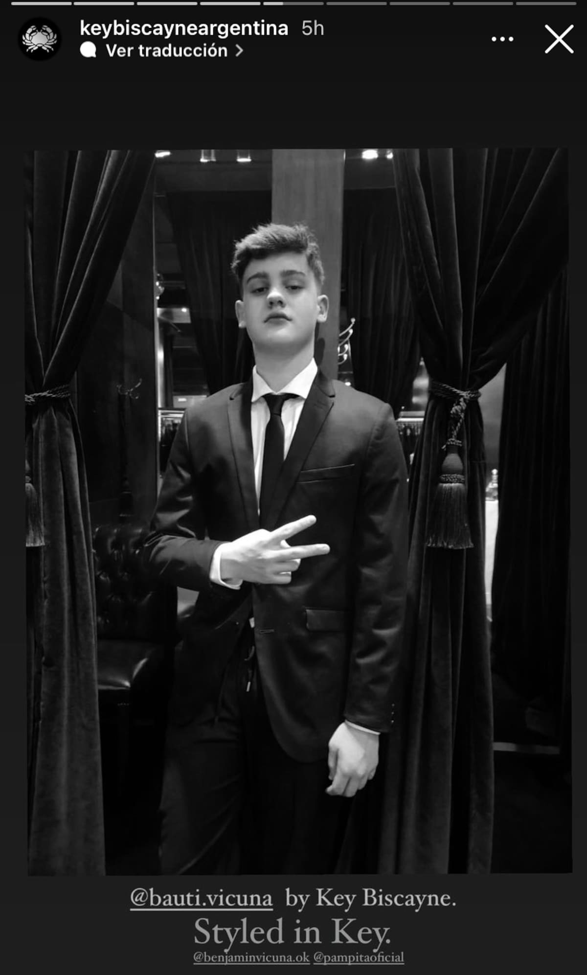 Bautista Vicuña con su look para la ceremonia. Foto: Instagram.