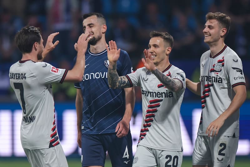 Alejandro Grimaldo es el apuntado por Xabi Alonso.