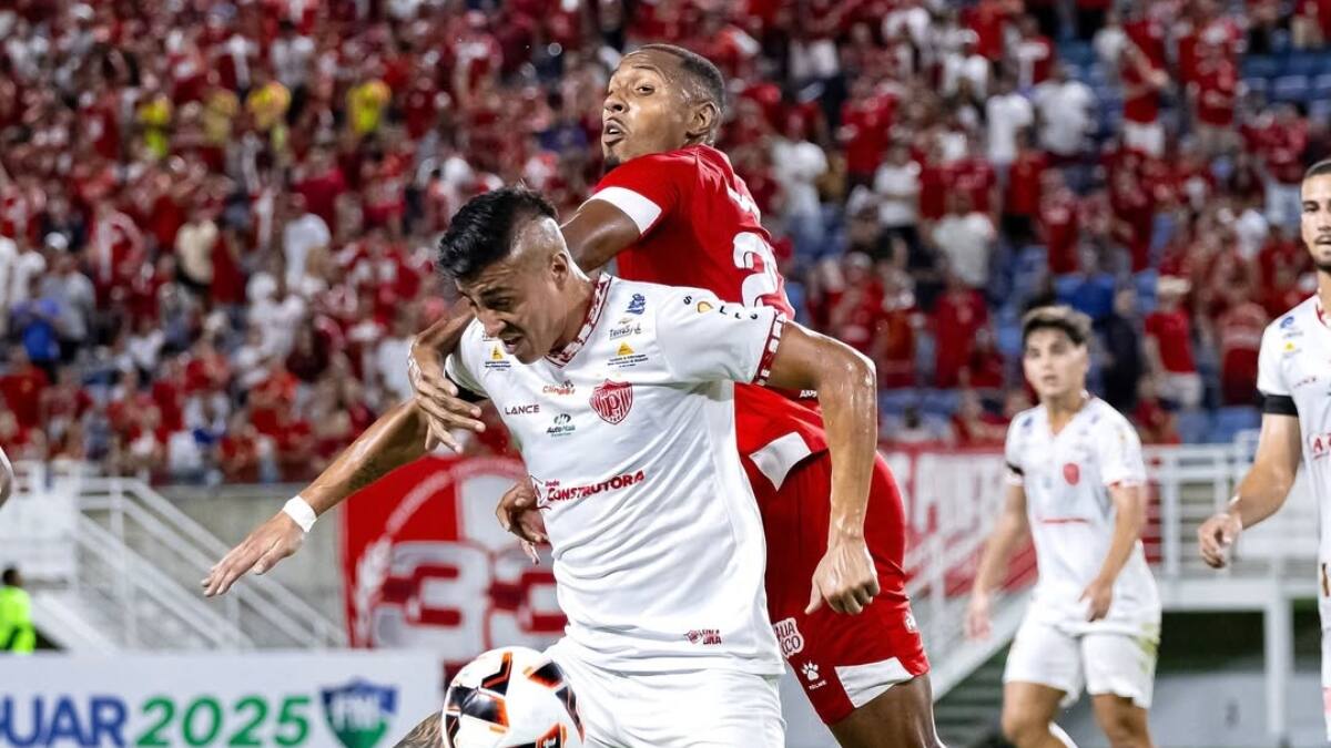 A la espera de un club en el fútbol chileno: “regalón” de Arturo Vidal deja Brasil