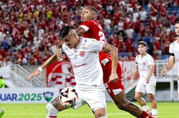 A la espera de un club en el fútbol chileno: “regalón” de Arturo Vidal deja Brasil