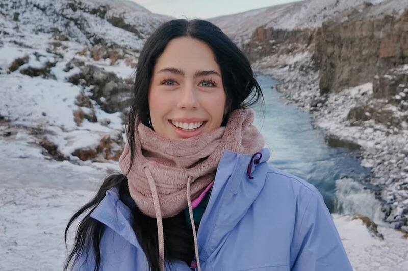 es una famosa influencer.